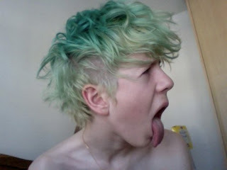 on-my-deathbed-with-oli:  00 na We Heart It http://weheartit.com/entry/82012803/via/popknor