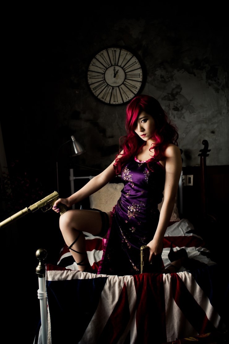 league-of-legends-sexy-girls:  Miss Fortune Cosplay