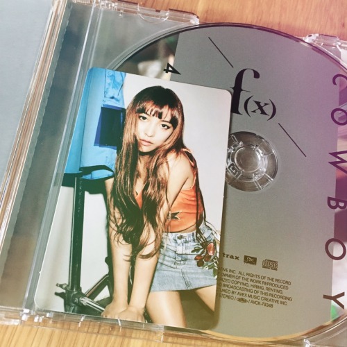 fyeahluna:4 Walls / COWBOY (Luna photocard)© L_812112