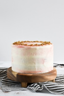 sweetoothgirl:   Carrot Cake with Cream Cheese