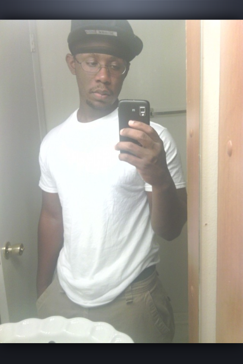 baitthestr8:  I had stopped commenting on submitted pics but OMG… I would turn this dude the fuck out… He looks just like this dude in Compton that I turned lol… This pic was submitted by my favorite fan/follower of my blog… Bait the Str8