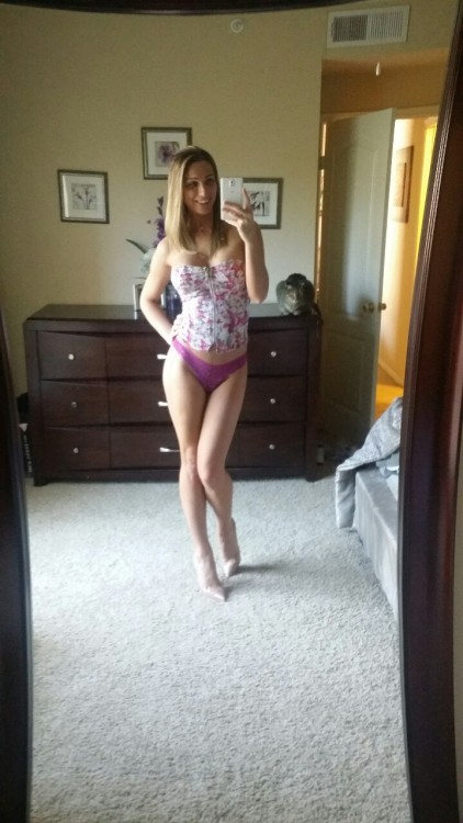 kaylathegirlwithinblog:  Having fun at home with some new looks that I will probably do some photo shoots in