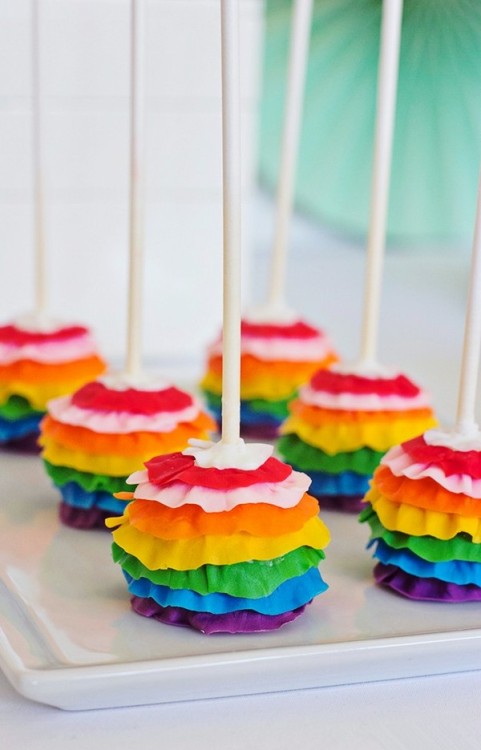 Awsome Ruffle Rainbow Cake Pops, DIY Ruffle Cake Ideas, Colorful Party Food Ideas, DIY Food Crafts 