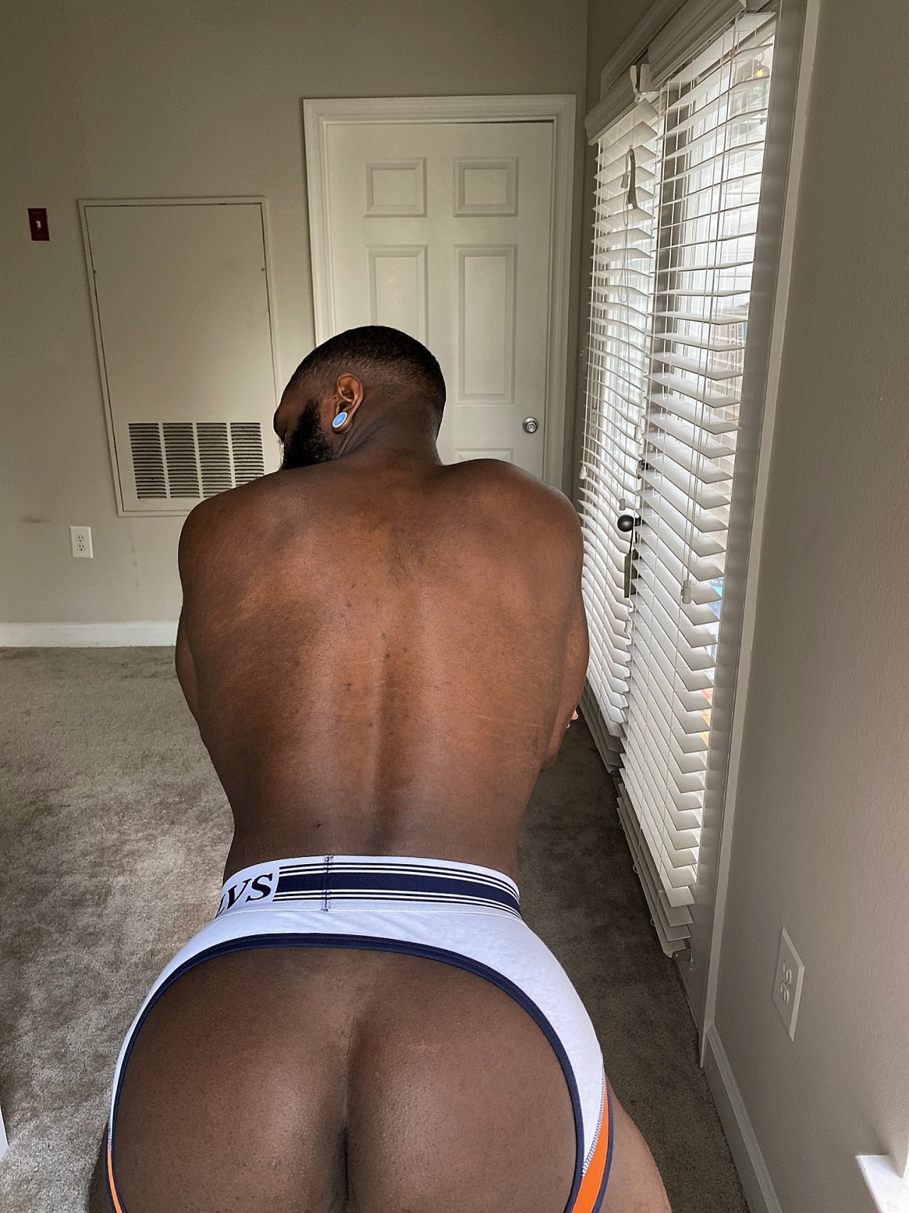 :CHOCOLATE BODYODY @chocolatebodyody_Follow Blaqhomme 