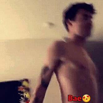 famous-male-celeb-naked:  Kian Lawley
