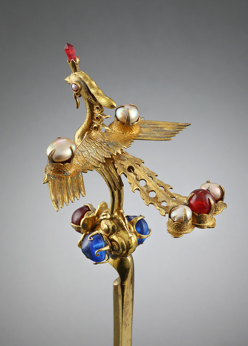 euphorbic:sartorialadventure:Ceremonial phoenix hairpin, owned by Crown Princess Uimin of Korea, 192