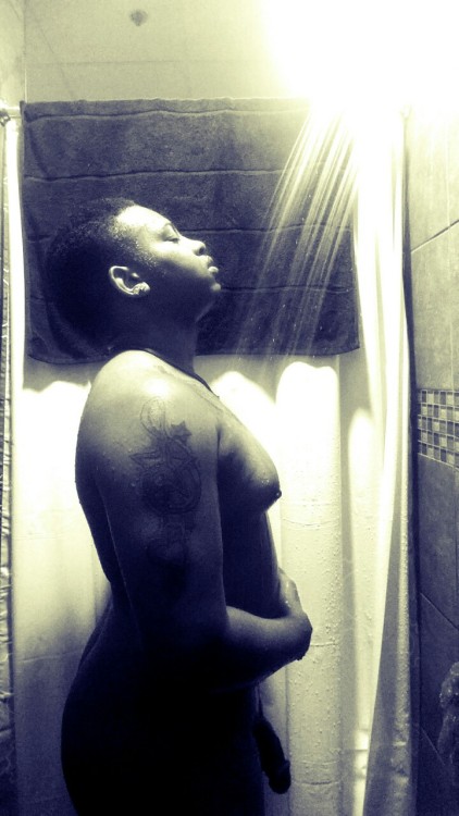 x-ratedluv: There’s a difference between posting a regular nude and being creatively sexy.