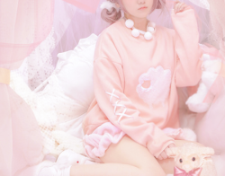 http-nyan:  Sweater // Fashion Store // Discount code: tokyo 