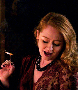 auntzees:Zelda Spellman wearing That Gown™ again in Chapter Sixteen: Blackwood