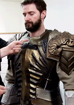 nenuials:leepace:my weakness is lee pace and richard armitage being fitted for their armor