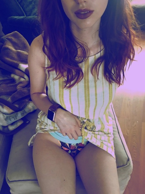 pretty-pale-princesssss:The look that always gets daddy to take me shopping. A princess that shows h