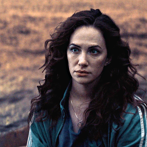mikeflanaganuniverse:  kate siegel looking hot on a boat