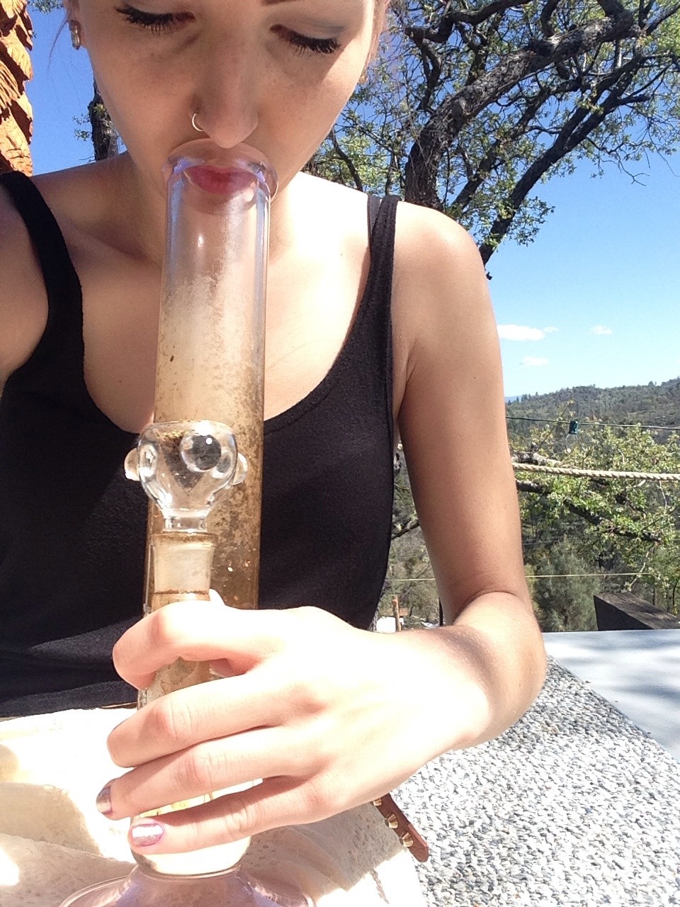 brittneybrightside:  Flash back bong ripping is posa  💜🌻🌞 I’m due for