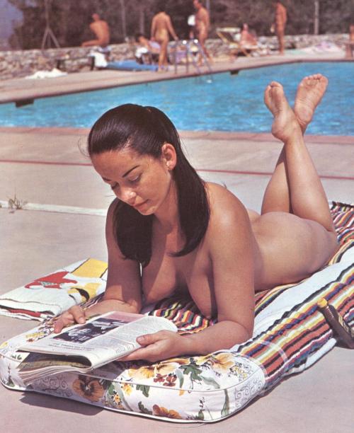 geminijim: greenguy63:  Elegance  Gorgeous sexy