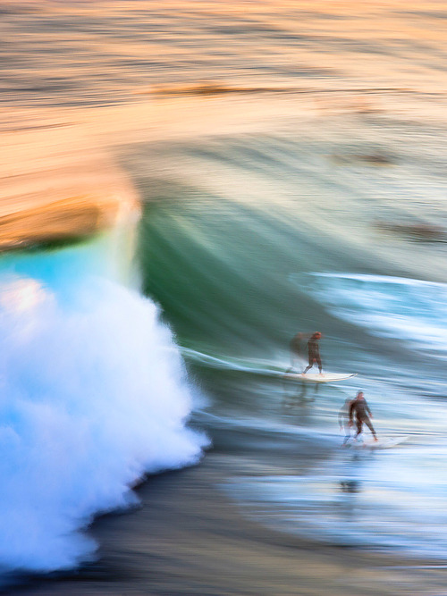 highenoughtoseethesea:  Sunset blur at Blacks. ph Pete Taras 