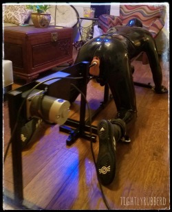 tightlyrubberd:  The rubbergimp and the machine.  Follow me on Twitter: https://twitter.com/tightlyrubberd   @skintightubber #latex #me #heavyrubber #fuckingmachine #chastity 