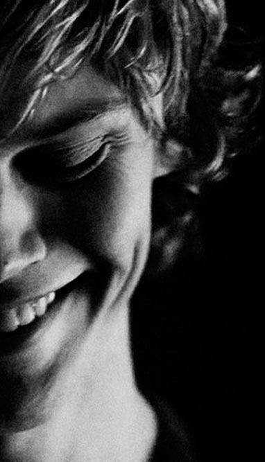 phone-wallpapers-heaven:  Tate AHS  Lockscreens //  Requested