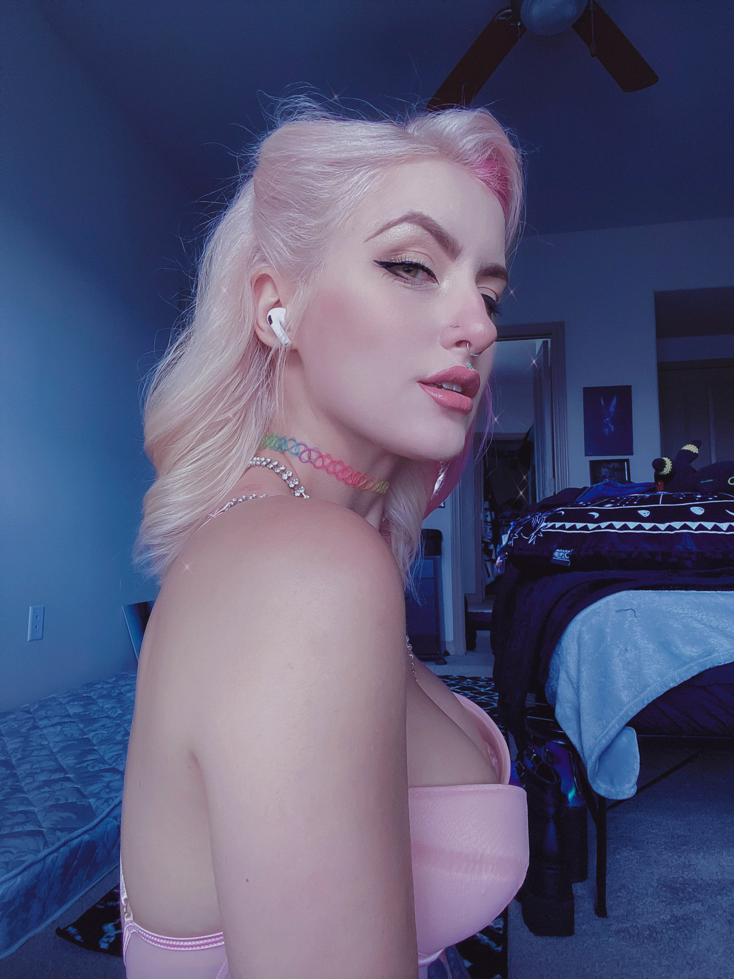 pokketofficial:Got a secret. Can you keep it? 💋