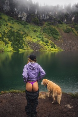 kayseeray:  I don’t know what’s more nice..my butt or this landscape 