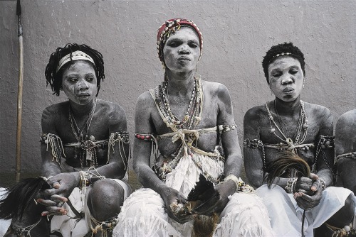 dynamicafrica:BEST POSTS OF 2013 #43: Olivier Martel’s photographs of Women from around Africa