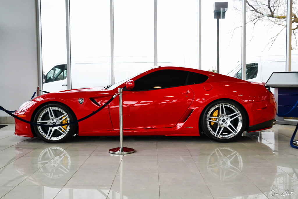 fullthrottleauto:  Ferrari 599 GTB. (by JWheel Photos) Tints help make a car look