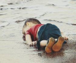 mvslim:  This young boy passed away on his way to a peaceful life in Europe, after surviving the Syrian war.