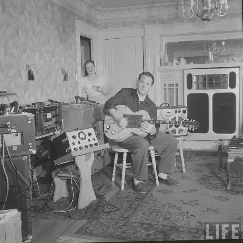 At home with Mary Ford and Les Paul (Allan Grant. 1951)