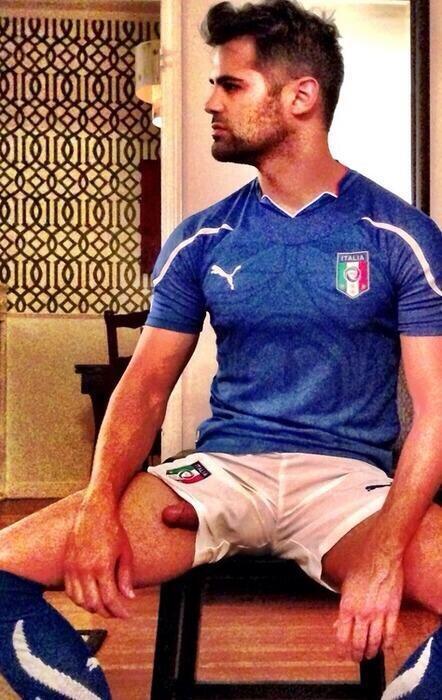 menandsports:  eroticism in italian soccer 