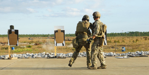 militaryarmament:  Green Berets from the 3rd Special Forces Group (Airborne) during a stress fire training exercise at Hurlburt Field, Florida. October 2014.