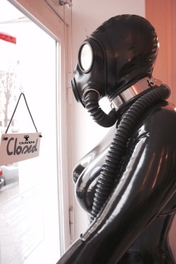 automaticstudentbarbarian123:  Also check our free pics and video web www.femdom-latex.com