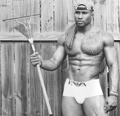 dominicanblackboy:Sexy gorgeous thick muscle hunk Cj Jones!😍😍😍😍😍