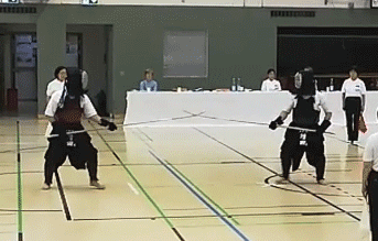 naginatagifs:Breakind down a men:01 weight on both feet, chudan.SEE CHANCE OF STRIKE02 small step fo