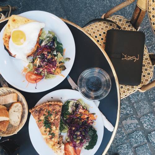 collagevintage:  French Lunch #collageontheroad (en Pont de l'Alma)