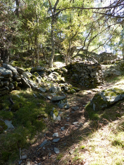 Roques/Pedres d´Auló (1780 m)Another Spanish Civil War memorial near Rialp (Pallars Sob