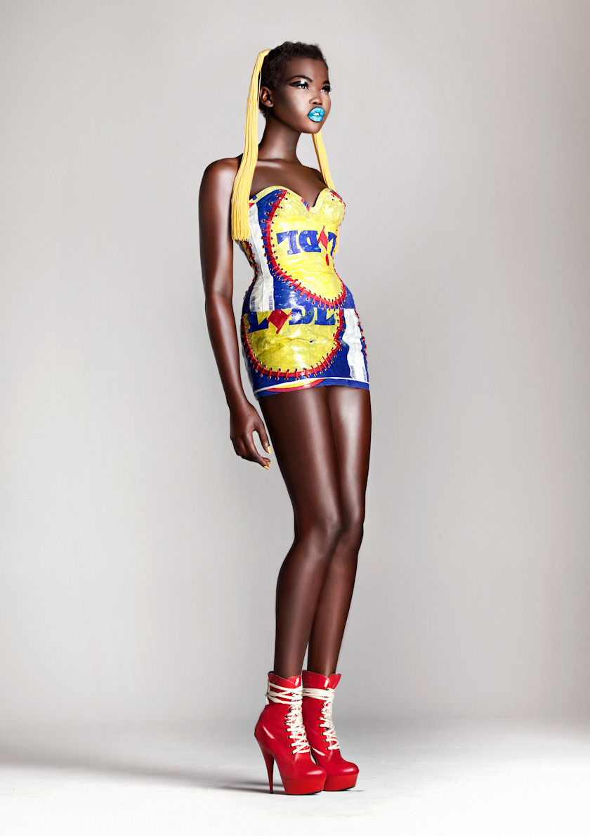 sinuousmag:  Malaan Ajang for Papercut Magazine (Art Issue) July 2011 by Zac Steinic