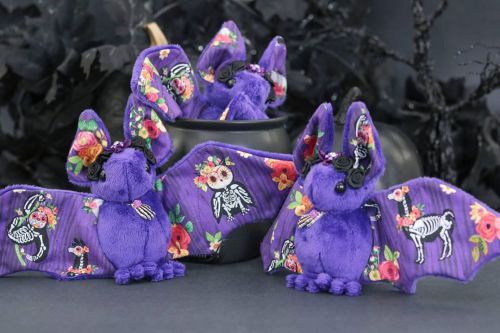 Day 27 of the Sew Scary Bat-o-Ween ⁠⁠Available at 5pm EDT ⁠(See my website blog for more info)⁠⁠Thes