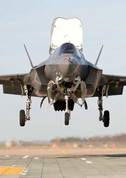 aerophotography:  F-35B Hovering.  