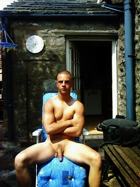 toineaunaturel:  images of ordinary people are mostly more exciting than fashion