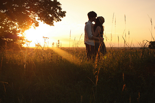 quotes-girl:   © 2010 beth retro, summer love @ Flickr 