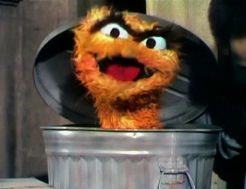 talesfromweirdland:Oscar the Grouch in his early, orange years.