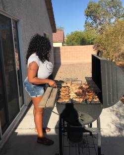 poetrystudios:  Grilling Just like my daddy