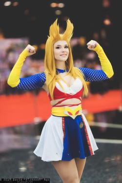 love-cosplaygirls:  [Self] My Fem Gogo All Might cosplay from C2E2 ~ Photo by: dtjaaaam