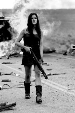 girlandguns:  Girl With Gun  follow me at : http://girlandguns.tumblr.com/