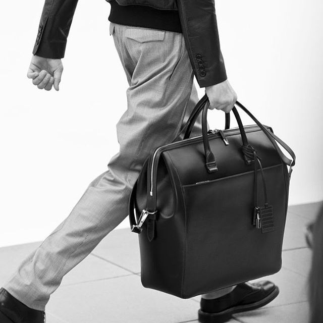 #runway #catwalk ShoPer | LOve #man bags ♥ #Dior... • Delortae Agency ...