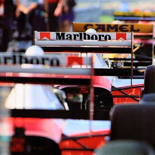 frenchcurious: 1980 les années glorieuses - source McLaren Team Fan.