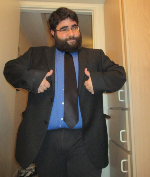 moonlight-cross:@fierybiscuts in business mode