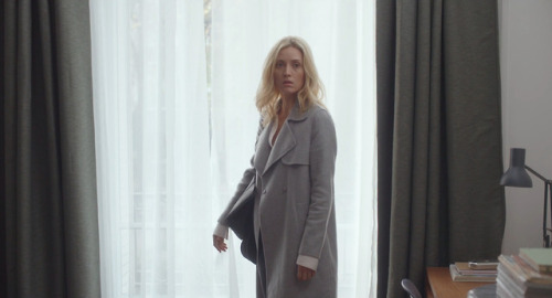 Evelyne Brochu as Louise Mercier in Thanksgiving (2019)