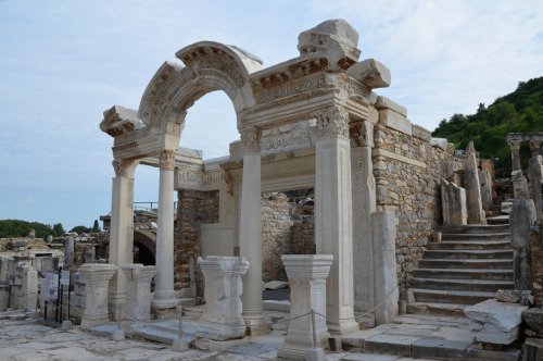 ahencyclopedia:PLACES IN THE ANCIENT WORLD: The Temple of Hadrian at Ephesus, Ionia (Turkey) TH