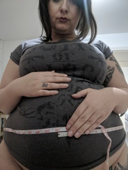 princesspiggythefirst: 51&quot; belly… The tape only goes up to 60&quot; 