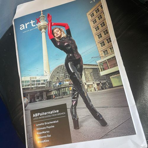 Amazing cover of @art_x_magazine magazine with @witchy_pixie by @abpalternative . #latex #magazine 